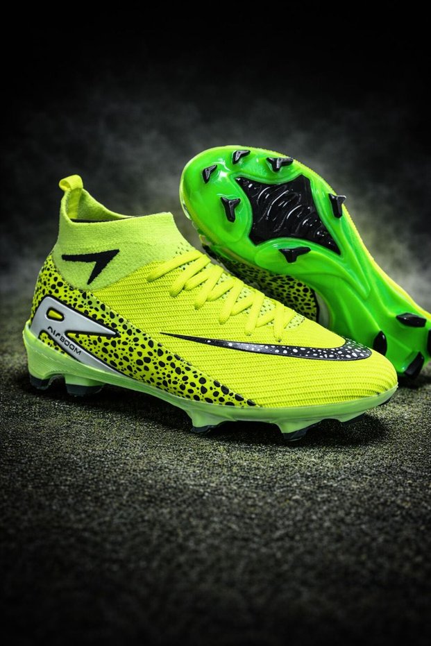 LALİGA SUPERFLY PROFESSIONAL SOCKED GRASS FIELD AND TURF SOCCER CLEATS