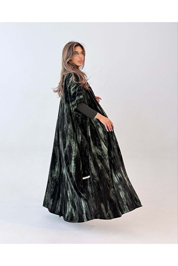 MWT997 - عباية مخملية ملونة نص بشت اكمام ستريتش - 1