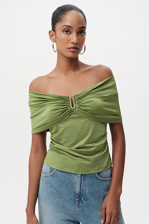 Off-The-Shoulder Slim Fit Knitted Blouse with Metal Buckle