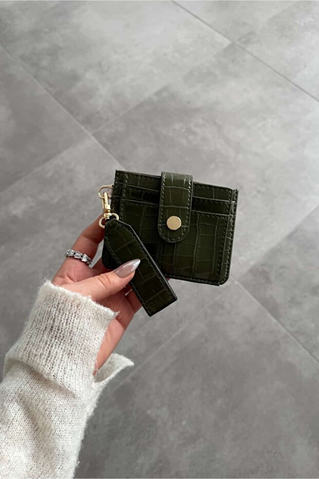 Crocodile Patterned Khaki Velina Minimal Wallet with Keychain and Card Holder Detail
