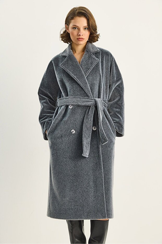 LUCCI Plush Buttoned Coat - 6