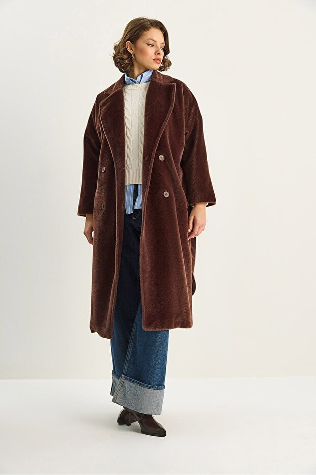 LUCCI Plush Buttoned Coat - 3