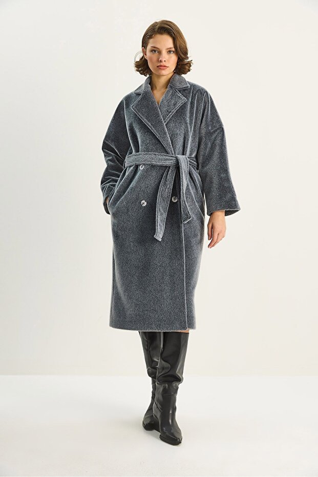 LUCCI Plush Buttoned Coat - 5