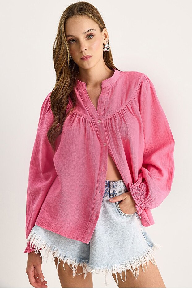 Textured V-neck button-down shirt - 1