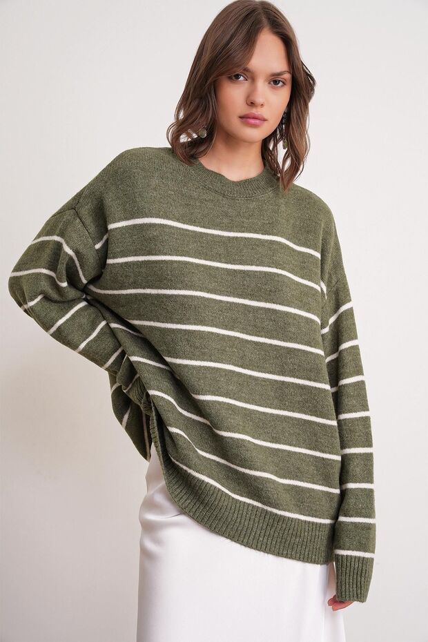 Striped Round Neck Comfortable Knitted Sweater