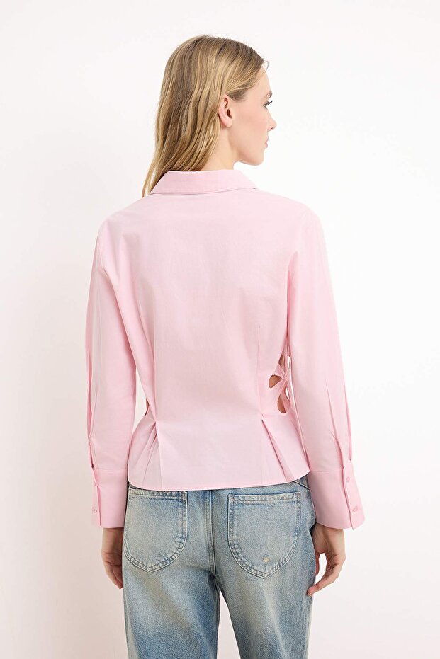 Pembe Çiçek Nakış Detaylı Bele Oturan Poplin Gömlek TWOSS26GO00057 - 4