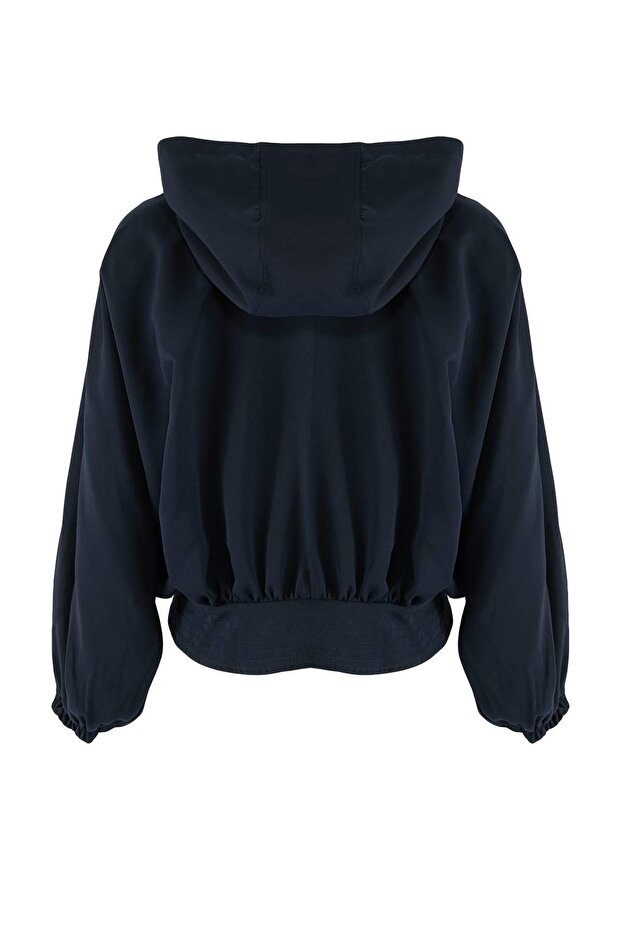 Lacivert Oversize Yazlık Kumaşlı Peplum Detaylı Kapüşonlu Yazlık Kumaşlı İnce Mont TWOSS26MO00002 - 8