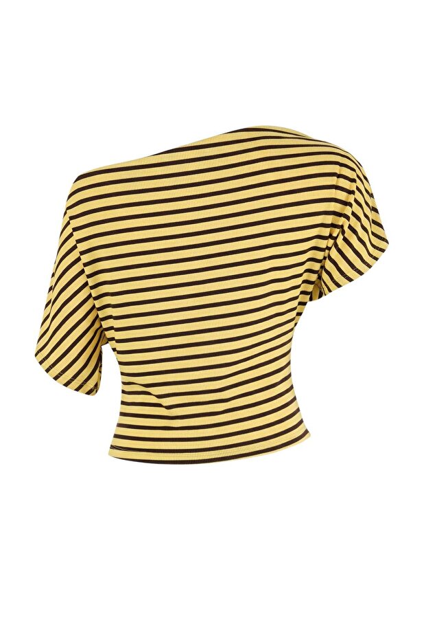 Sarı Regular/Normal Kalıp Asimetrik Yaka Büzgülü Crop/Kısa Fitilli Esnek Örme Bluz TWOSS26BZ00376 - 6