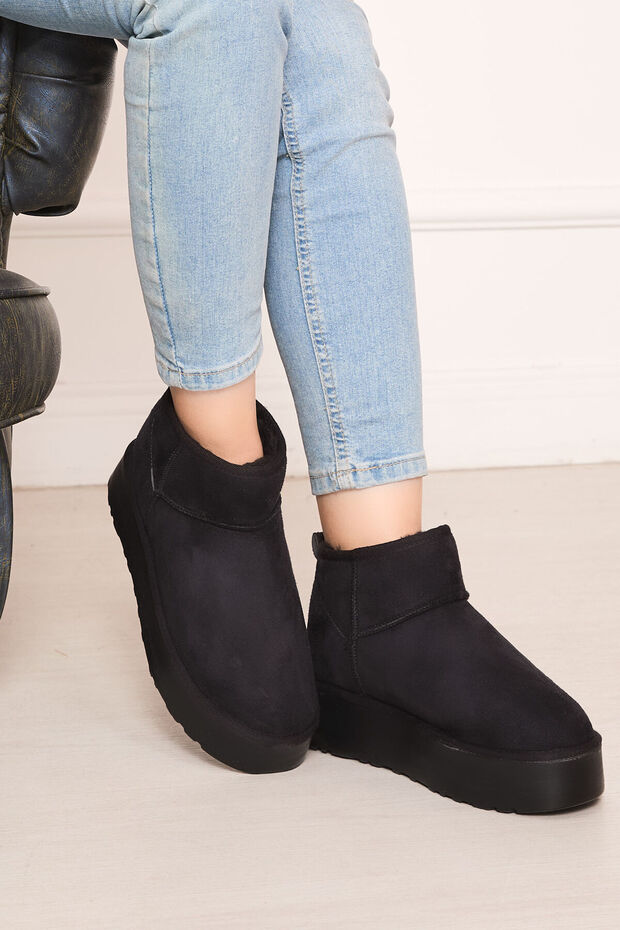 Platform Fur Lined Boots Black