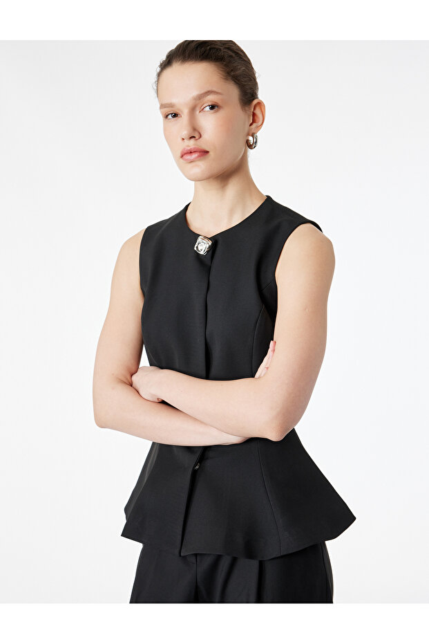 Viscose Blended Sleeveless Crew Neck Peplum Vest with Metal Accessories