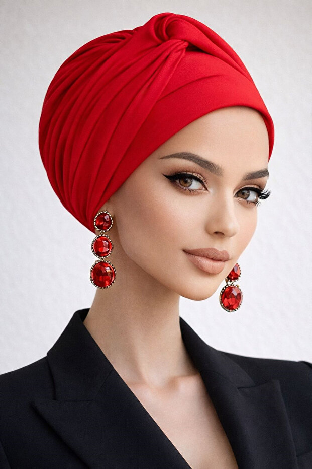 بونيه بتفاصيل ملتوية حمراء