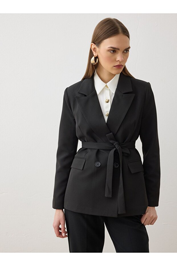 سترة بليزر بياقة بأزرار على الجهتين مع حزام - أسود - - 4