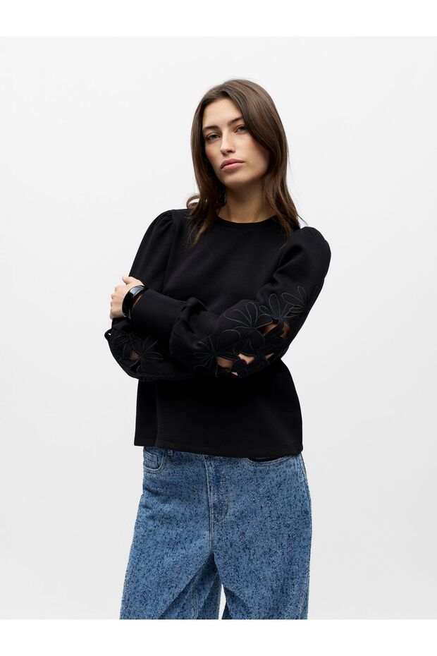 Pullover Detailed - 1