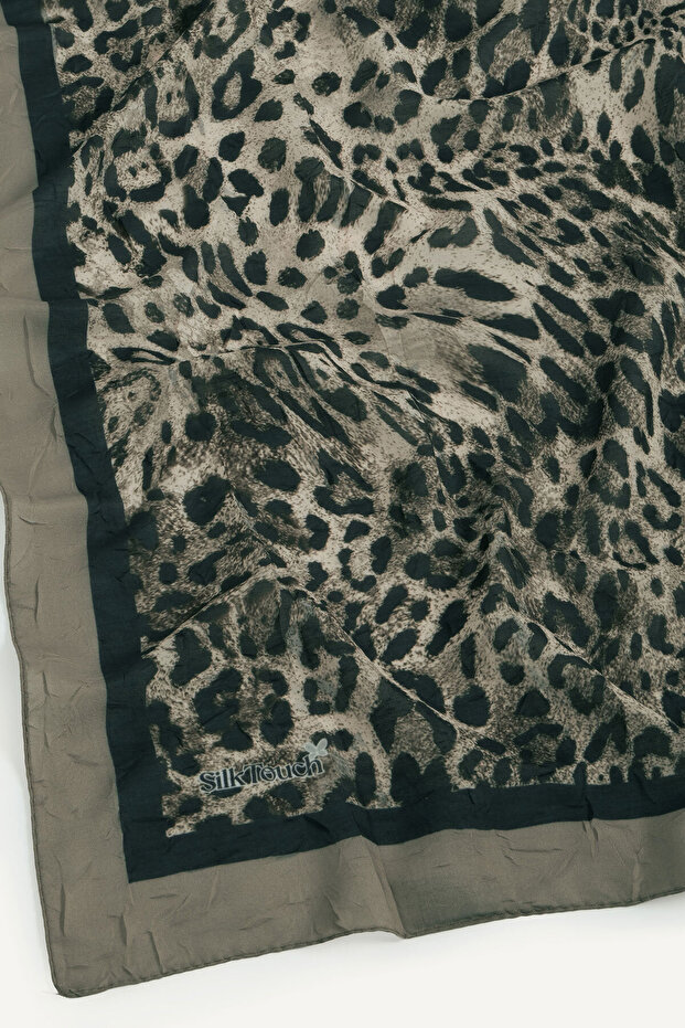 وشاح كاراش منقوش بنمط الفهد من كاجلا - 3