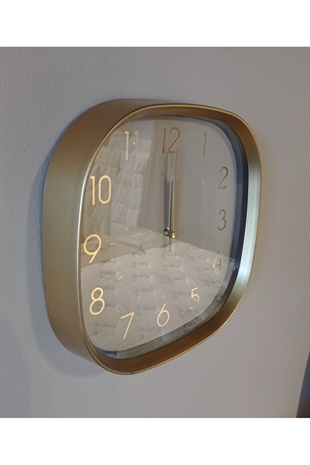 ساعة حائط مربعة جلاكسي 30 سم بيضاوية الشكل - 2