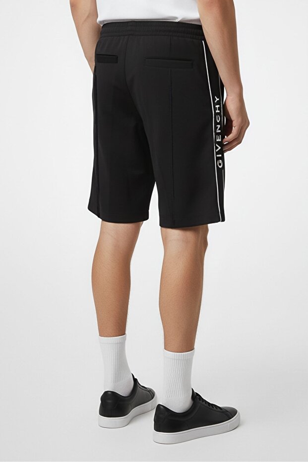 شورت رجالي أساسي مطرز بشعار، أسود - 4