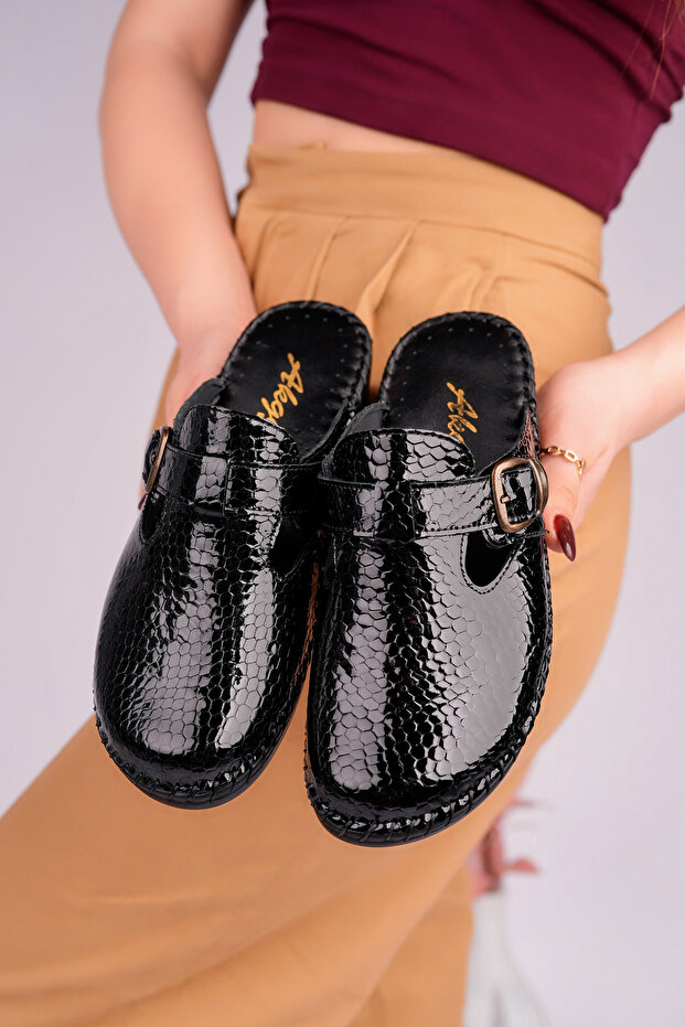 Women's Genuine Leather Black Patent Leather Snake Pattern Orthopedic Slippers