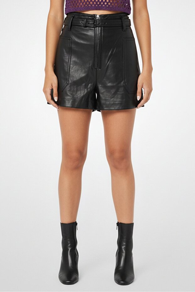 Women Regular Fir Plain Basic Shorts, Black