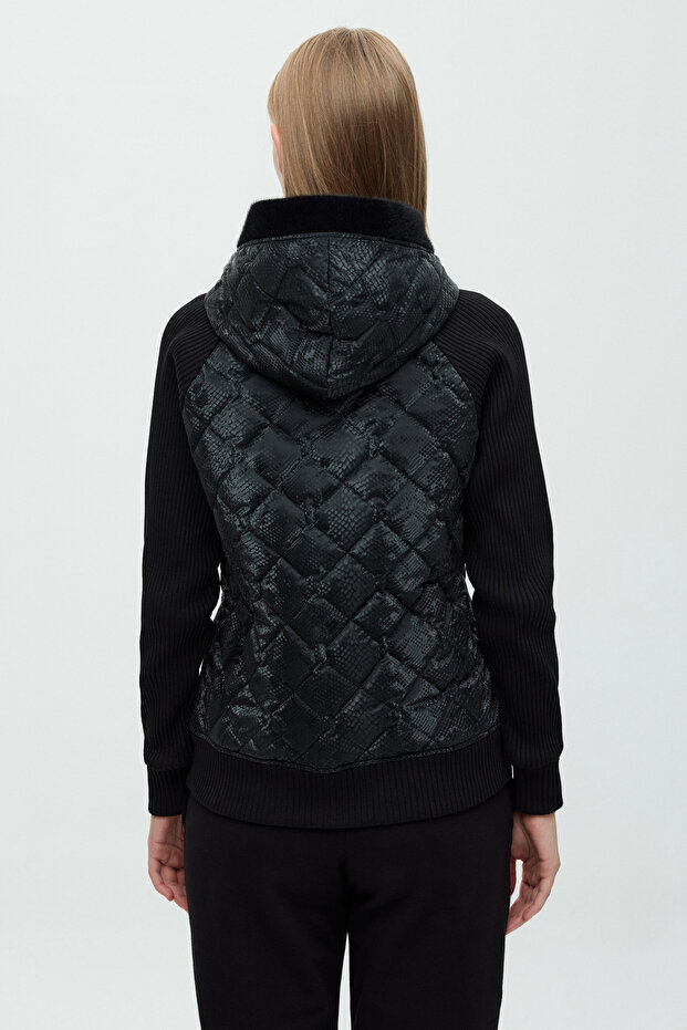 معطف مبطن من جلد الثعبان - 4