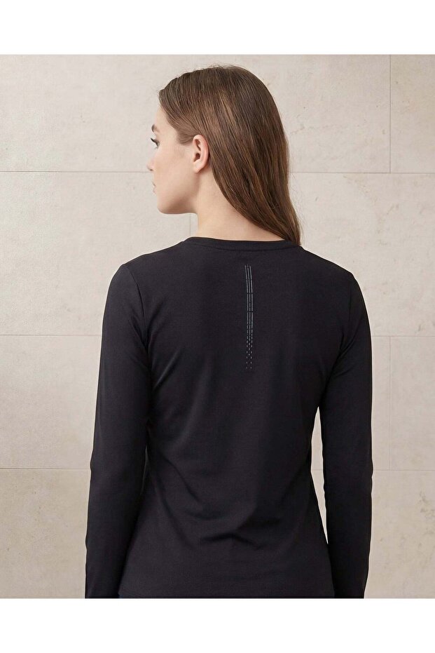 سويت شيرت نسائي أسود أساسي - 5