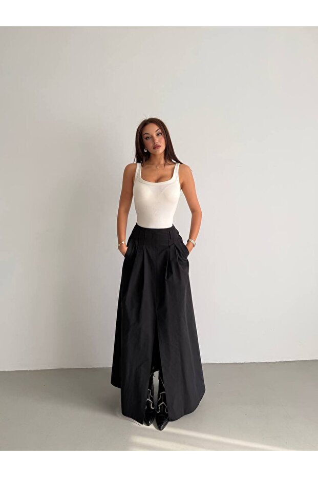 Pleated Slit Long Skirt