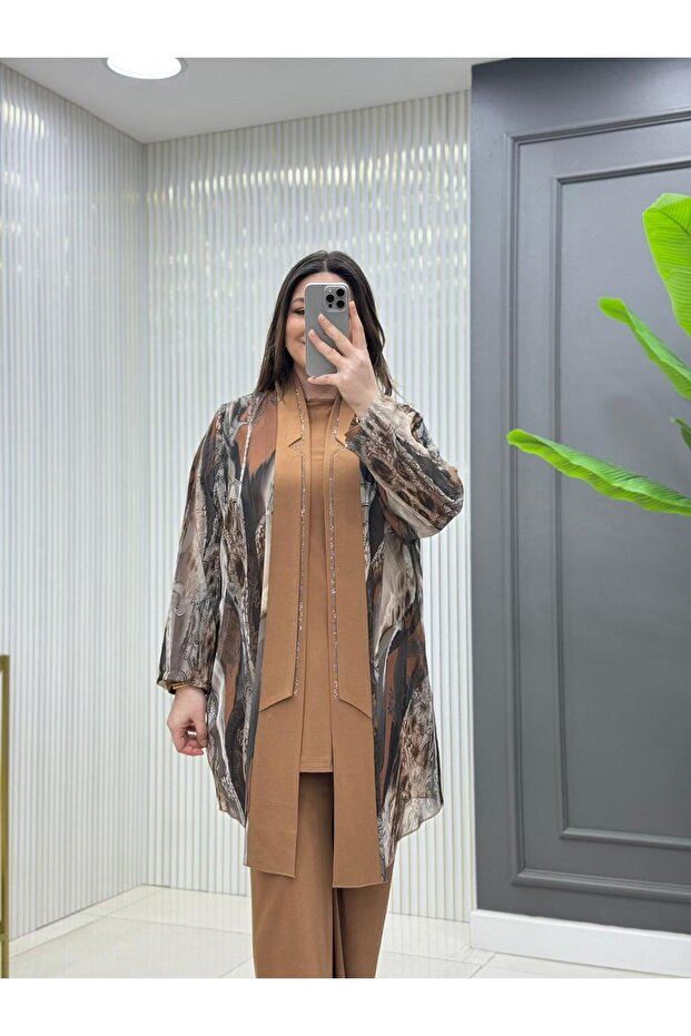 Plus Size Sandy Chiffon Three-Piece Set - 2