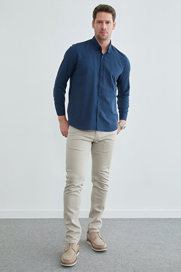 قميص بأكمام طويلة وأزرار أساسية - 3