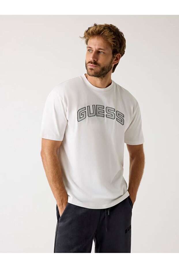 Front logo t-shirt