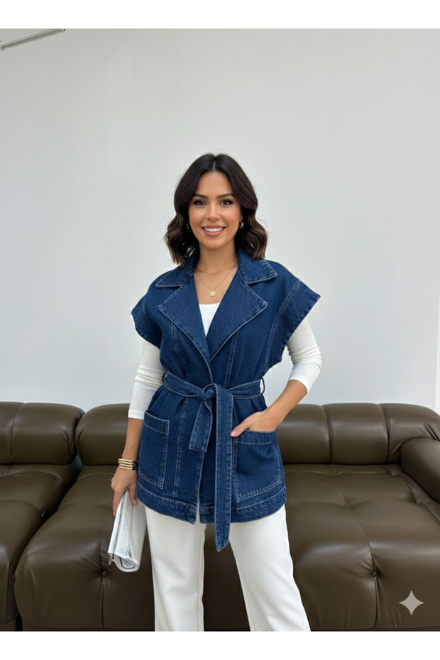 سترة نسائية من الدنيم مقاس كبير