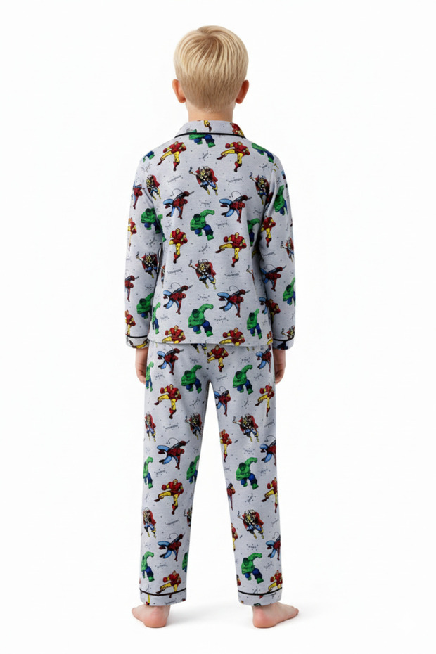 طقم بيجامة سبايدر مان منقوش للأولاد مع شريط للعين - 3