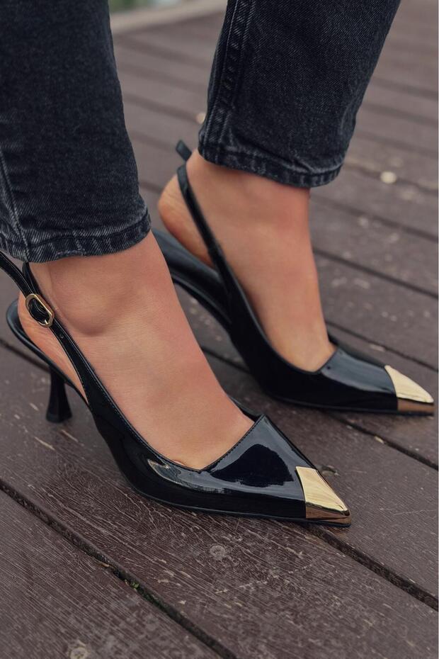 Caligo Stiletto Black Patent Leather