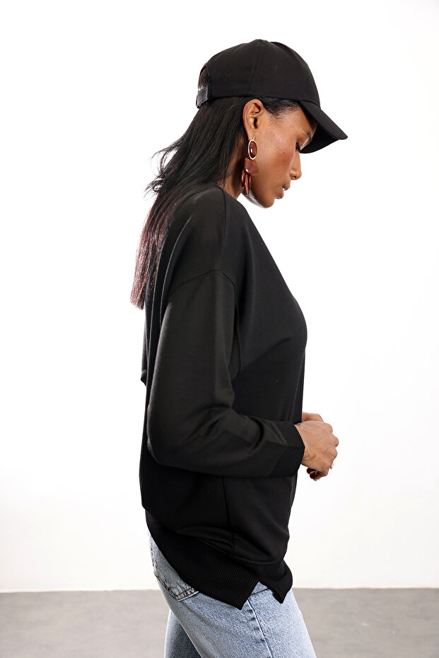 سويت شيرت أسود برقبة دائرية 9002 - 5