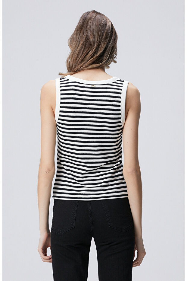 Siyah Beyaz Çizgili Örme Atlet - 5