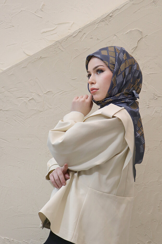 وشاح قطني مستورد بنمط خطوط - 1