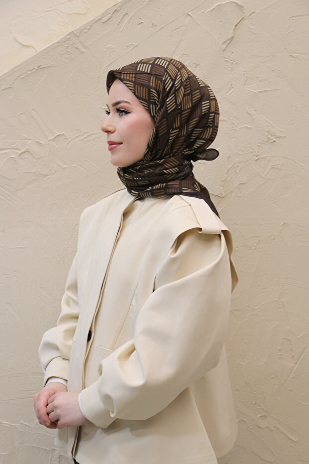 وشاح قطني مستورد بنمط خطوط - 4