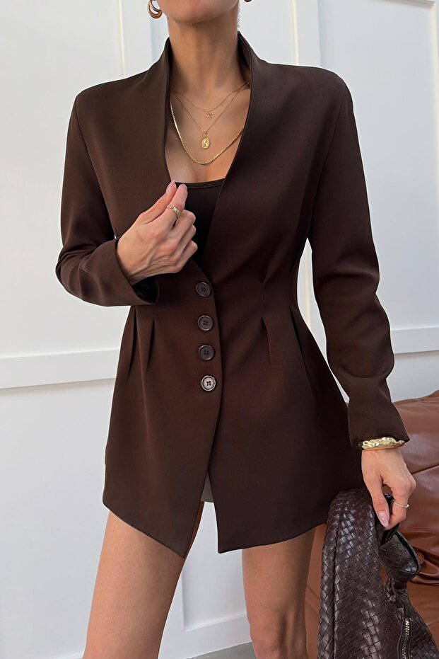 سترة بدون ياقة بمشبكين باللون البني - 5