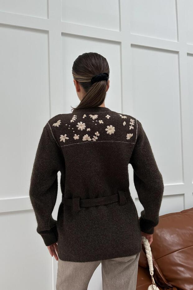 كارديجان بنمط زهور من الصوف باللون البني - 3
