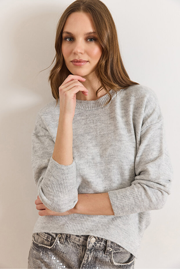Women's Gray Six Oval Crew Neck Basic Knitwear Sweater Kzk-19000914