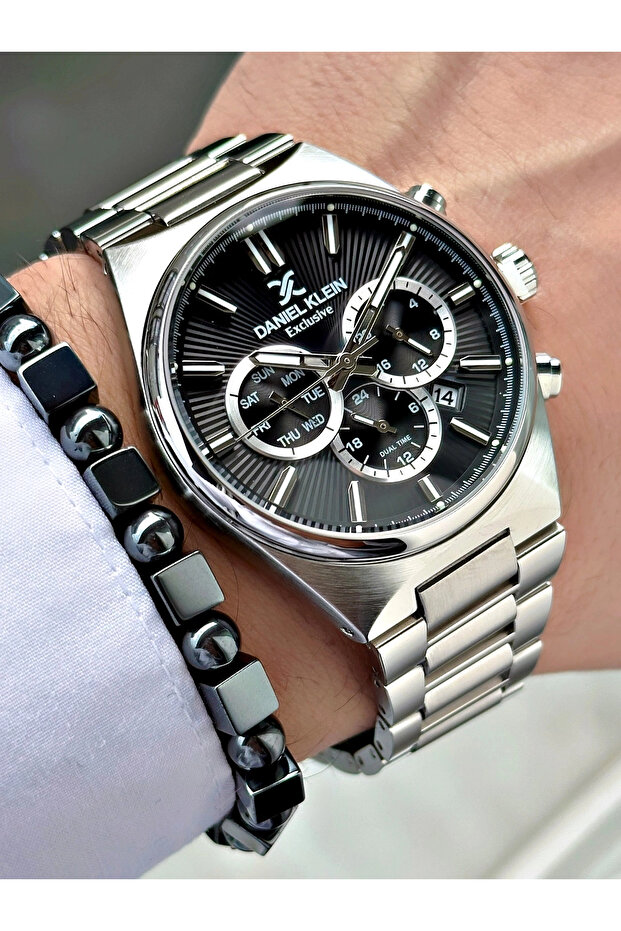 Functional Men's Wristwatch