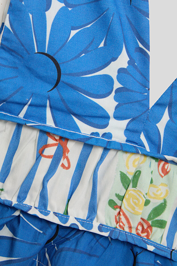 فتاة منقوشة بلوزة - 6