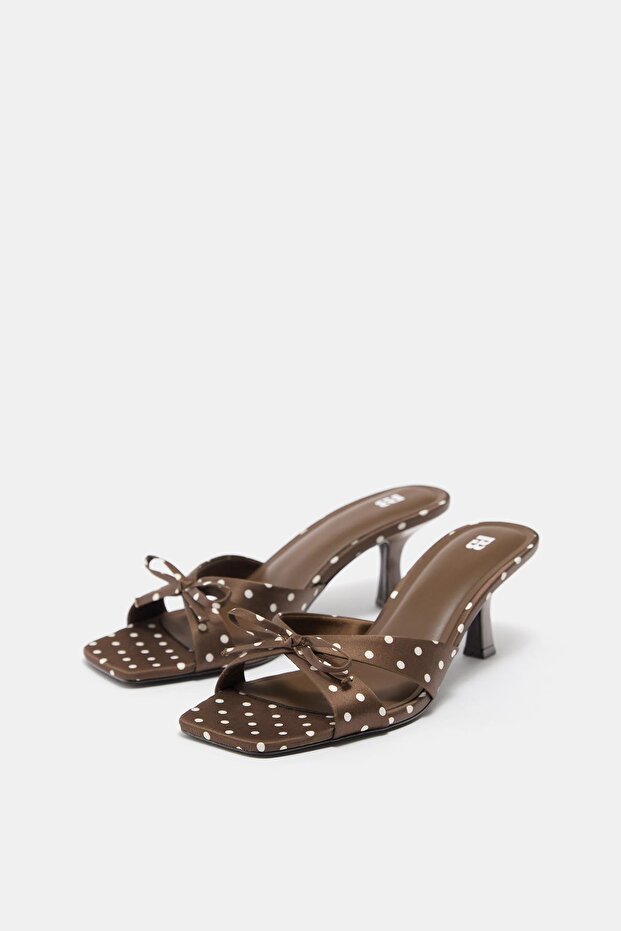 Puantiye topuklu sandalet - 4