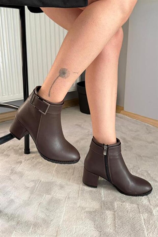 Women's Trendy Brown Square Buckle (6 cm) Heeled Oval Toe Boots