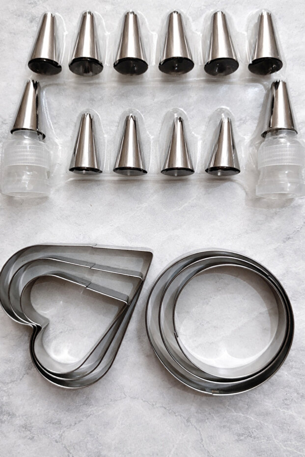 22 Piece Cake and Decorating Set, 12 Pcs Piping Tips, 4 Pcs Piping Nozzles, 6 Cookie Mold Set