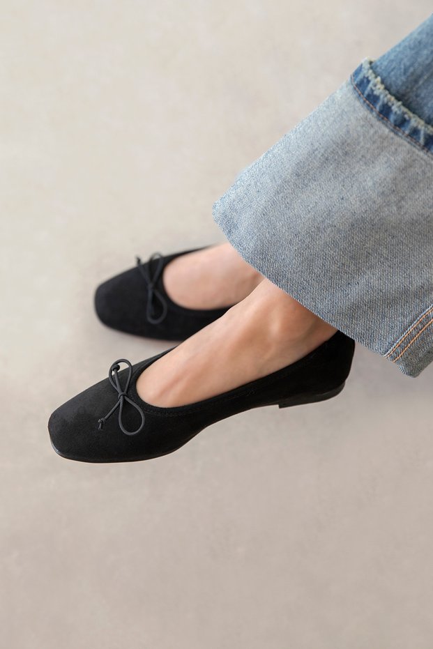 Galo Women's Bow Detail Suede Ballerinas Black