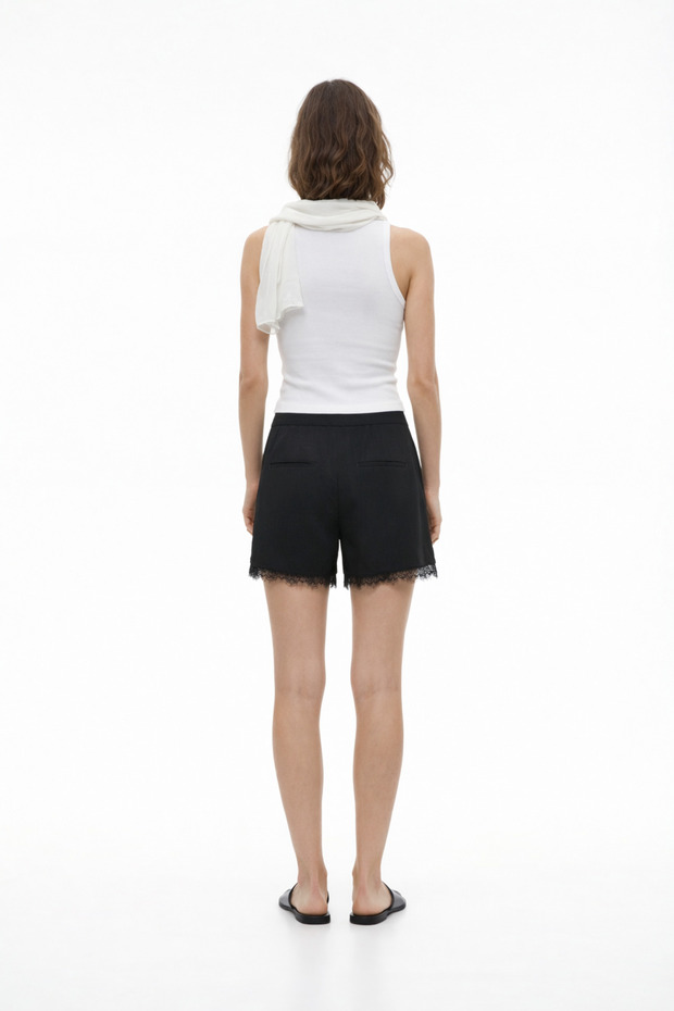 Siyah Dantel Detaylı Şort - 5