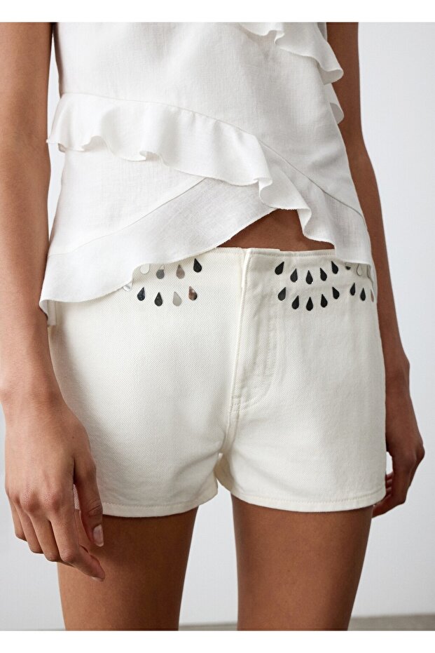 Boncuklu mini şortlar - 7