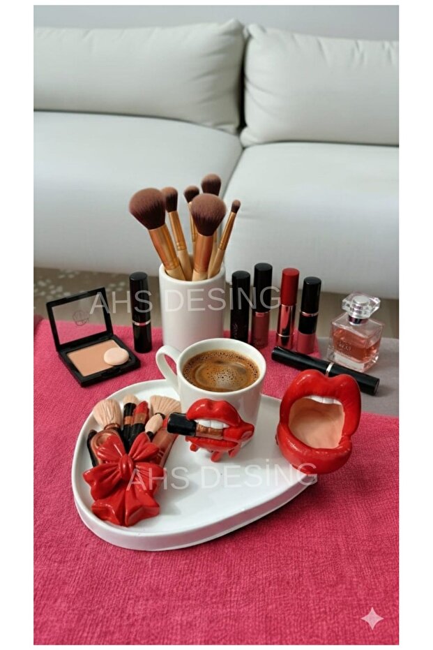 MAKYAJLI FİNCAN SETİ - 1