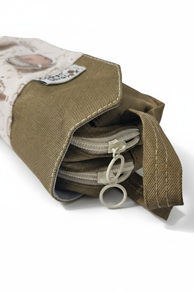 Capybara Patterned Multi-Compartment Stain-Resistant Pen Holder - Pencil Case
