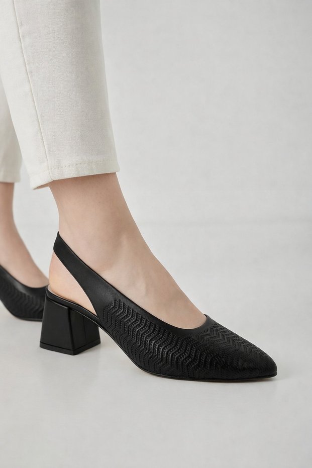 Women's Daily Heeled Shoes Genuine Black Leather