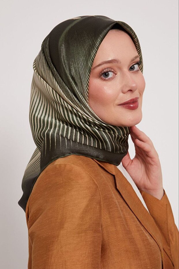 Hawaiian Striped Pattern Sparkling Crystal Scarf